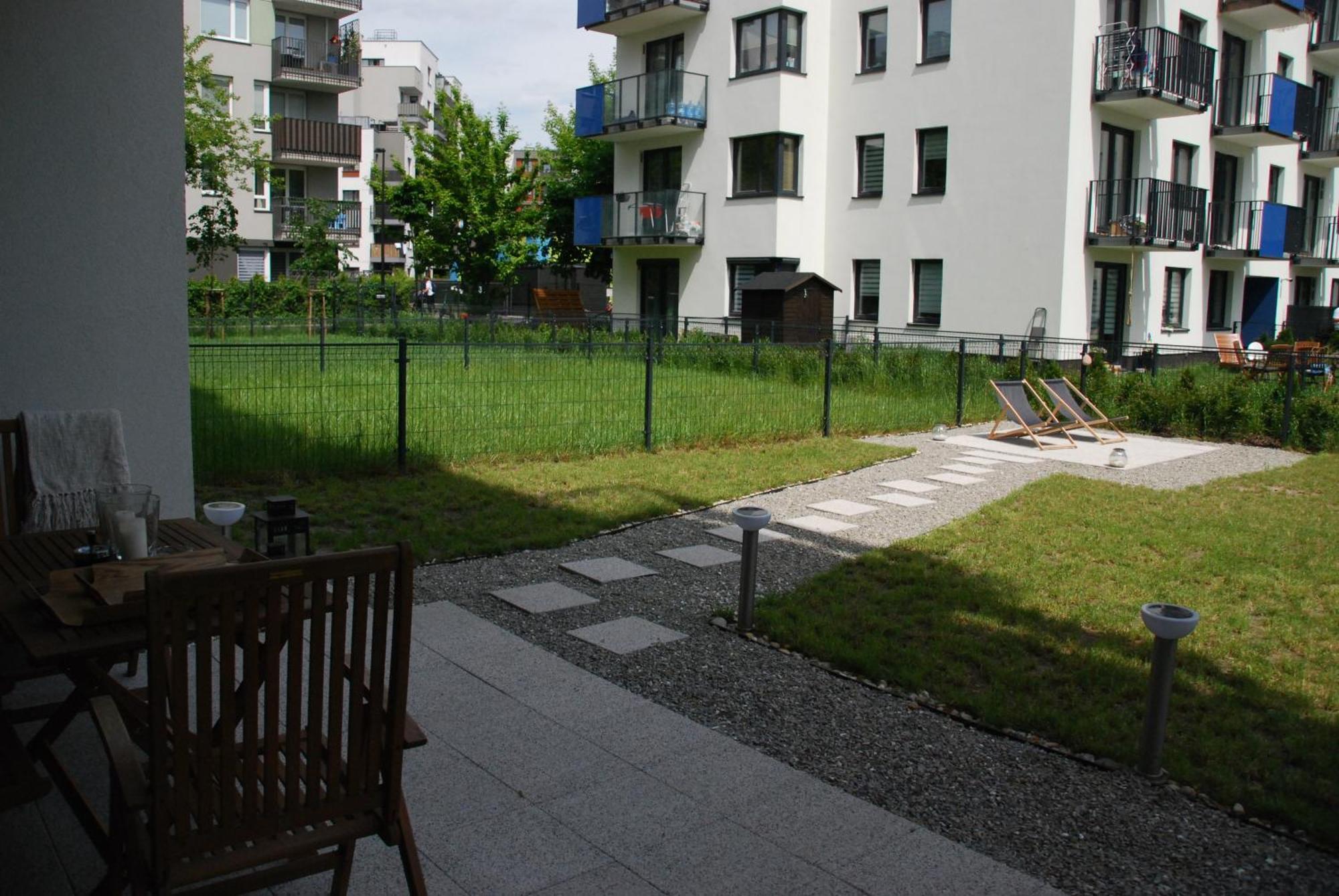 Relax&comfort New Waw 50 Sqm With Terrace, Garden, Free Parking And Ac Apartmán *